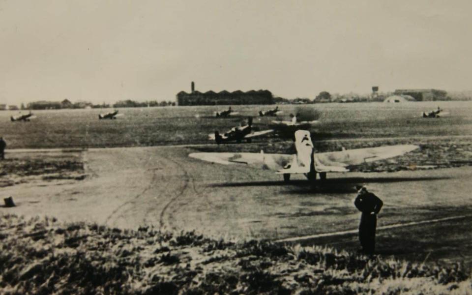 North Weald airfield during the Second World War - Brian Smith