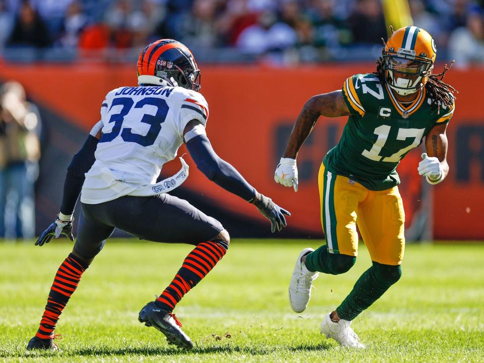 Davante Adams runs a route against the Chicago Bears.