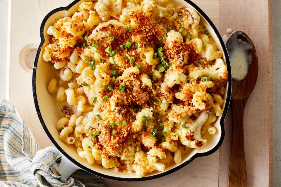 Skillet Cauliflower Mac and Cheese