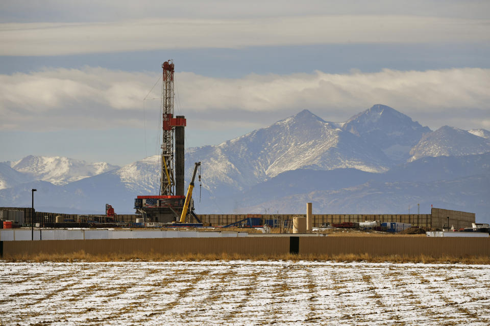 Sen. John Barrasso (R-Wyo.) said at the hearing that he hopes Beaudreau will &ldquo;serve as a voice of reason in an administration that is waging an economic war&rdquo; on fossil fuel-producing states. Above, a fracking operation in Colorado. (Photo: Helen H. Richardson/The Denver Post via Getty Images)