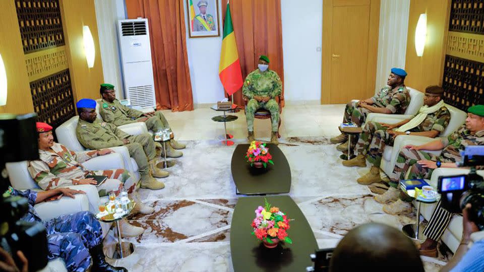 The Presidency of Mali posted pictures and a statement on Facebook, announcing that the country's transitional president, Assimi Goïta, histed a large Nigerien military delegation on Wednesday. - Mali Presidency