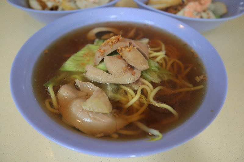 chin choon prawn noodle - kidney soup noodles