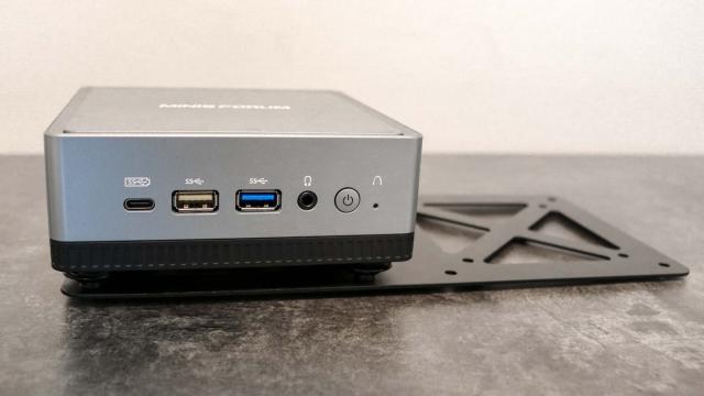 The Better Mini PC? Geekom CRUSHED the NUC… – SomeGadgetGuy