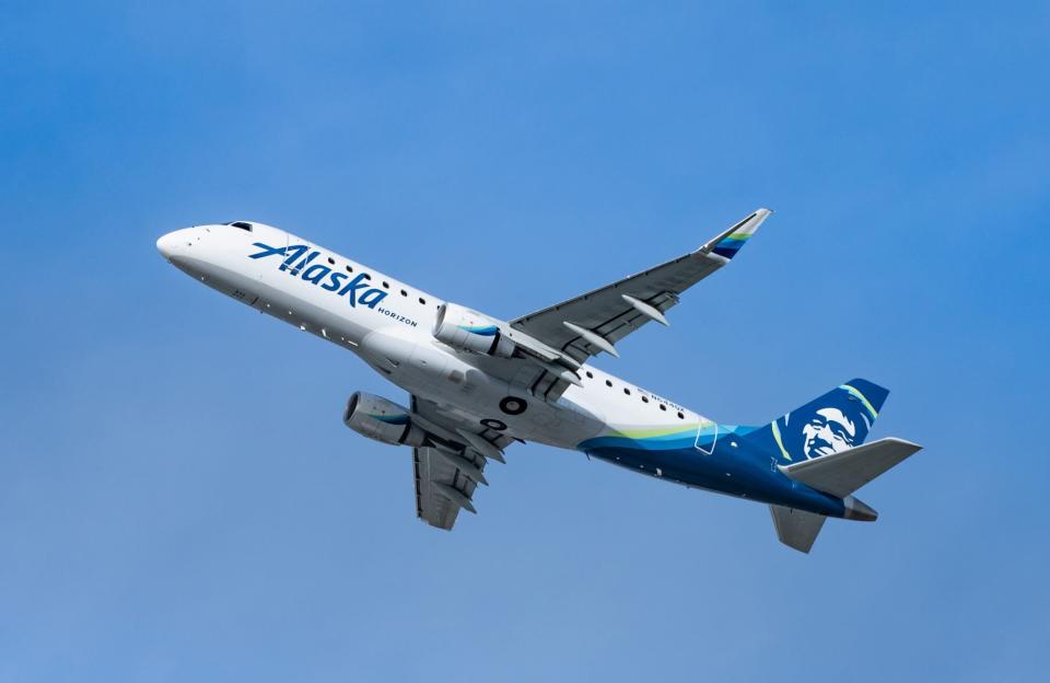 Alaska Airlines plane