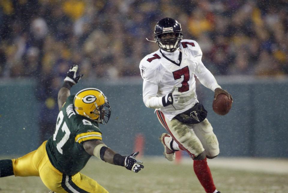 The loss of the dynamic Michael Vick was a tough blow for the Falcons in 2004. (Damian Strohmeyer/Sports Illustrated via Getty Images)