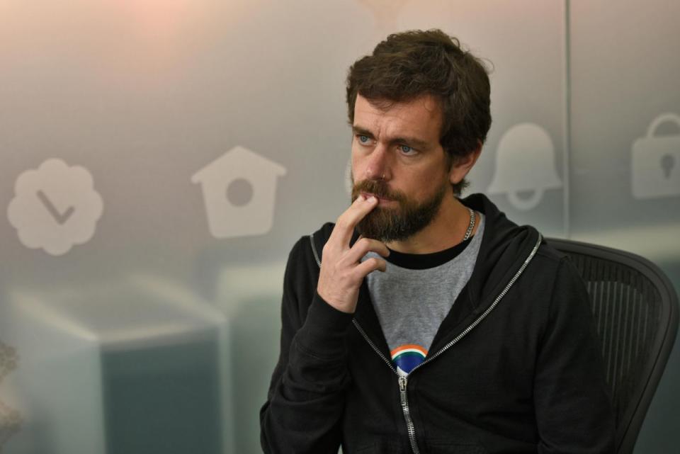 NUEVA DELHI, INDIA, 14 DE NOVIEMBRE: el director ejecutivo de Twitter, Jack Dorsey, habla durante una entrevista con Hindustan Times en las oficinas de Twitter India, en el edificio Crescent, el 14 de noviembre de 2018 (Foto De Burhaan Kinu / Hindustan Times a través de Getty Images).