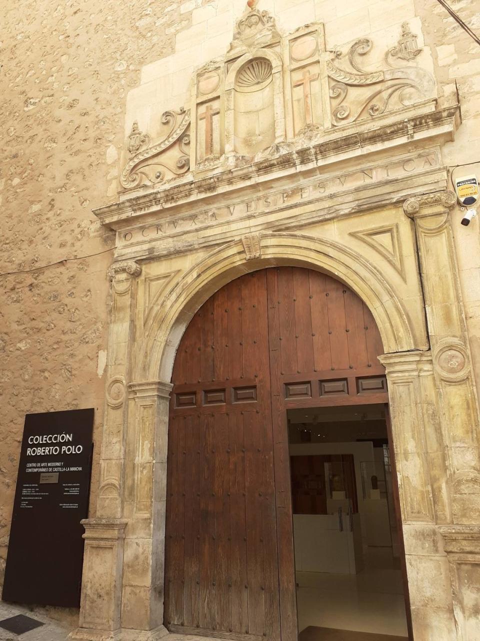Pórtico de la iglesia de Santa Cruz, siglo XVI, Cuenca.