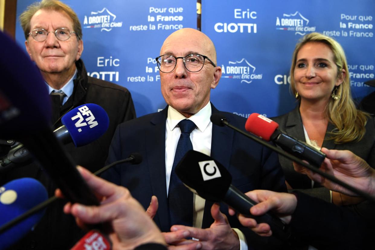 Eric Ciotti réagit aux résultats du premier tour du Congrès LR, le 2 décembre 2021. - Bertrand GUAY / AFP