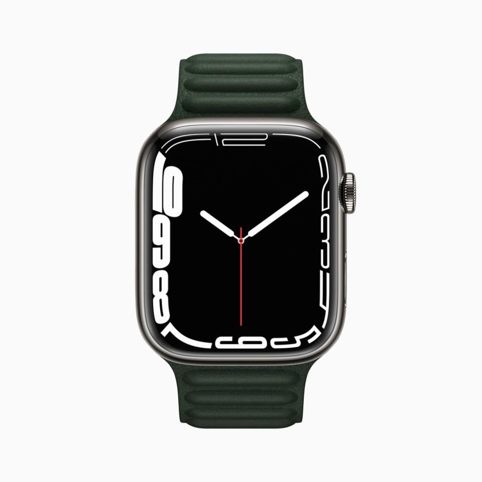 Another new watch face, the Contour face, has numbers pushed to the edge of the display and the appropriate hour grows as it approaches.