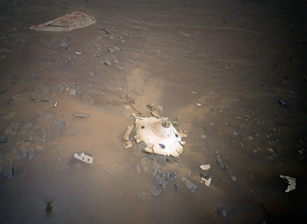 Debris field for Perseverance landing gear seen from Ingenuity Mars helicopter (Nasa/JPL)