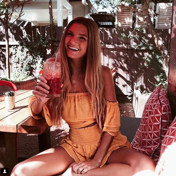 <p>The stunning model seen posing with her go-to freshly-squeezed juice of beetroot, carrot, lemon and ginger.</p>