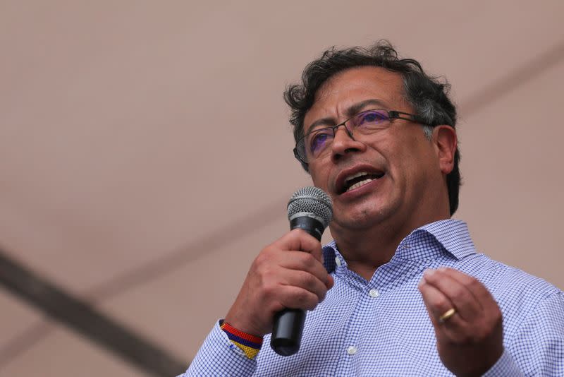 Foto der archivo. El candidato a la Presidencia de Colombia por el izquierdista Pacto Histórico, Gustavo Petro, habla durante un acto de campaña en Fusagasugá