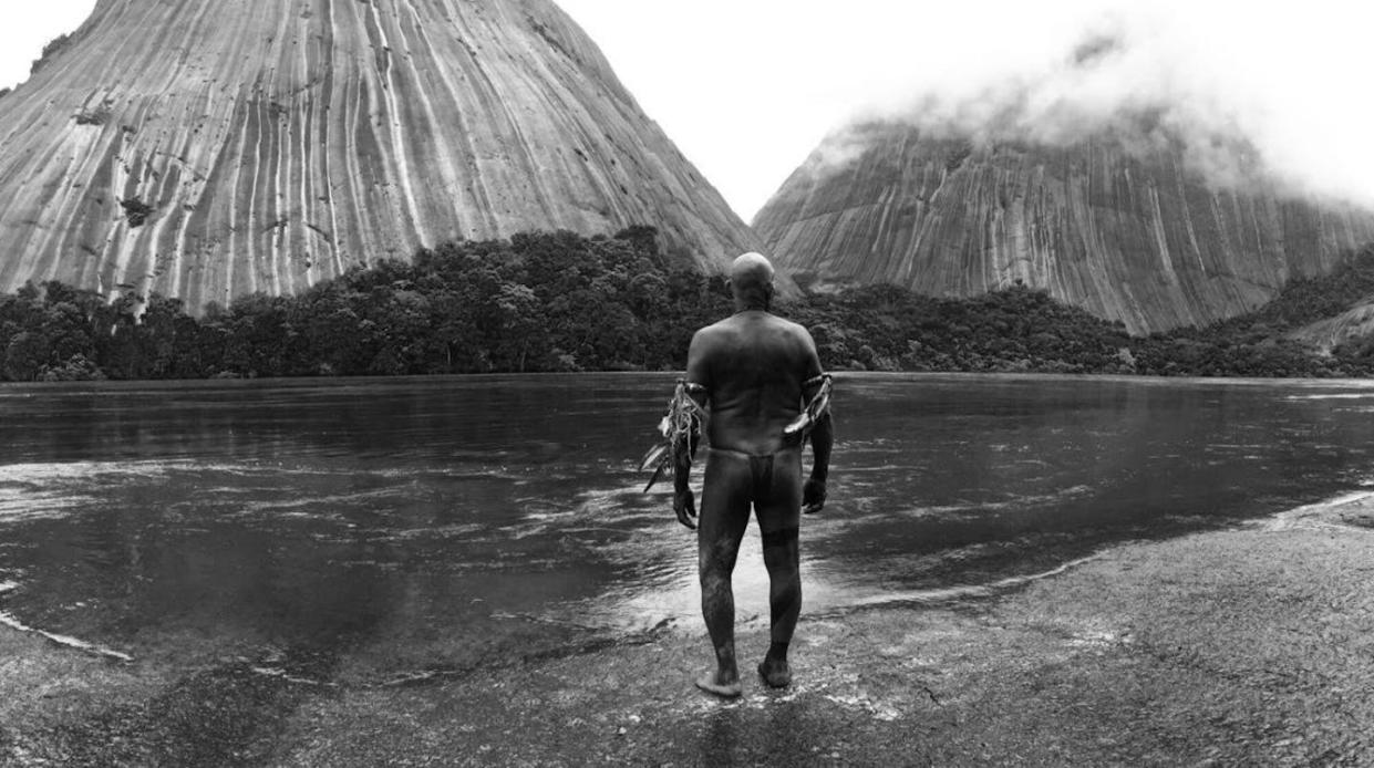 Fotograma de la película colombiana 'El abrazo de la serpiente', de Ciro Guerra. <a href="https://www.filmaffinity.com/es/filmimages.php?movie_id=917148" rel="nofollow noopener" target="_blank" data-ylk="slk:Film Affinity;elm:context_link;itc:0;sec:content-canvas" class="link ">Film Affinity</a>