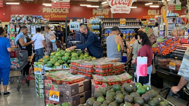 Grocery Outlet store and shoppers