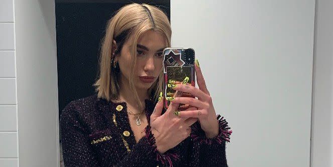 dua lipa mirror selfie