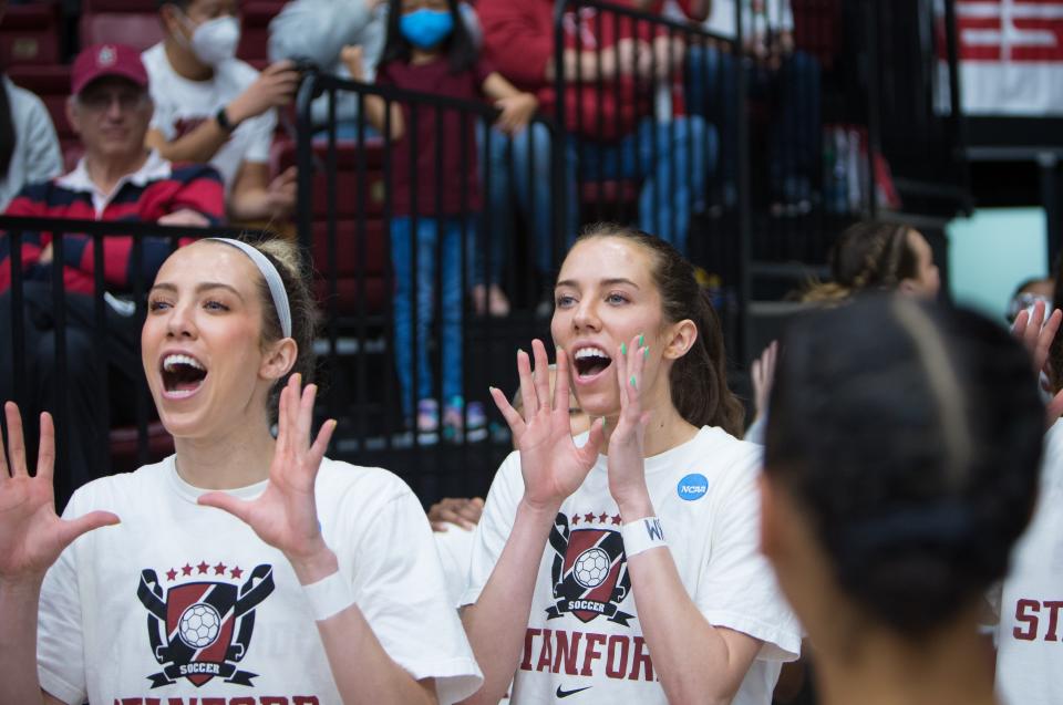 Lexie Hull (left) and Lacie Hull, known for their scrappy style of play, are trying to lead Stanford to its second consecutive national championship.