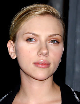 Scarlett Johansson at the Hollywood premiere of Universal Pictures' In Good Company