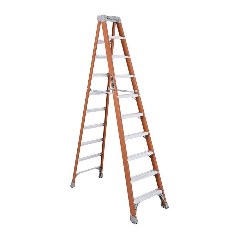 10) 10-Foot Fiberglass Step Ladder