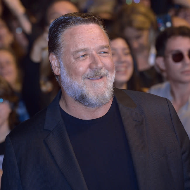 Russell Crowe se rompió la piernas filmando Robin Hood credit:Bang Showbiz