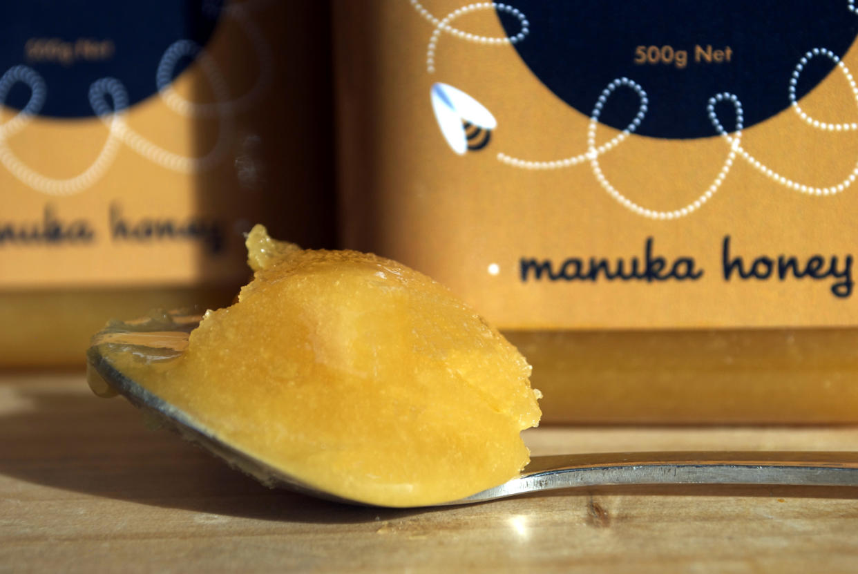 Can you tell the difference between authentic versus superficial manuka honey? (Photo: Getty Images)