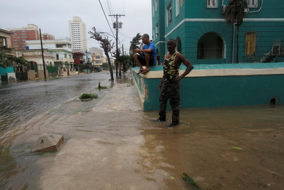 <p>El paso del huracán por La Habana (REUTERS) </p>