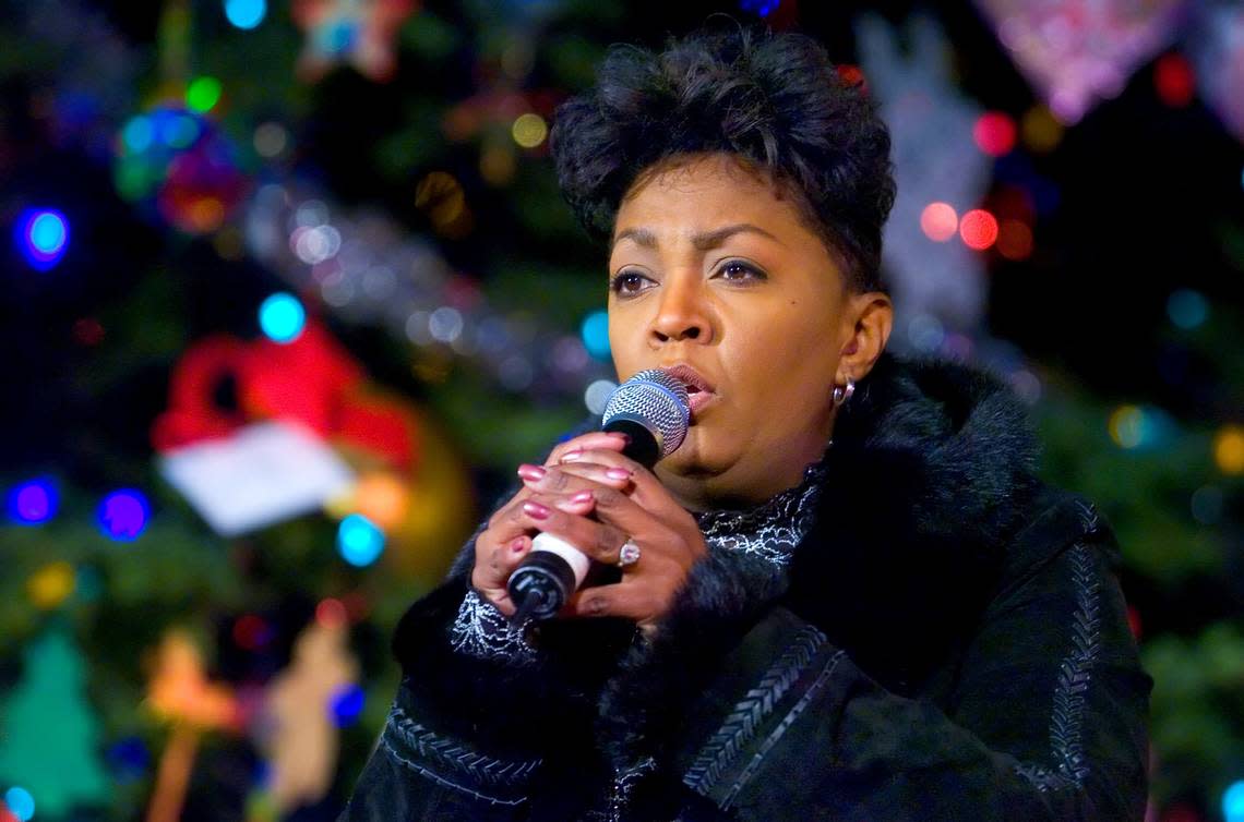 Grammy-winning vocalist Anita Baker sings in front of the 75th annual state Capitol Christmas tree during a ceremony on the west steps in 2006. BRIAN BAER/Sacramento Bee file