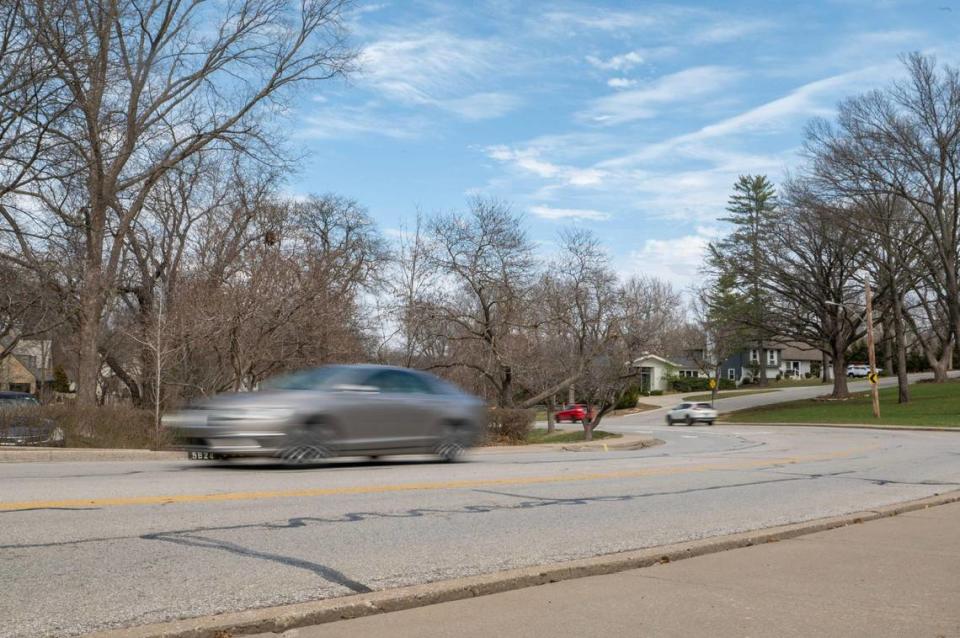 Jon Cook collapsed while jogging on this stretch of Mission Road in Fairway, and several passersby stopped to help and give him CPR. When he awoke, he said, “It didn’t take me long to figure out how lucky I was.”