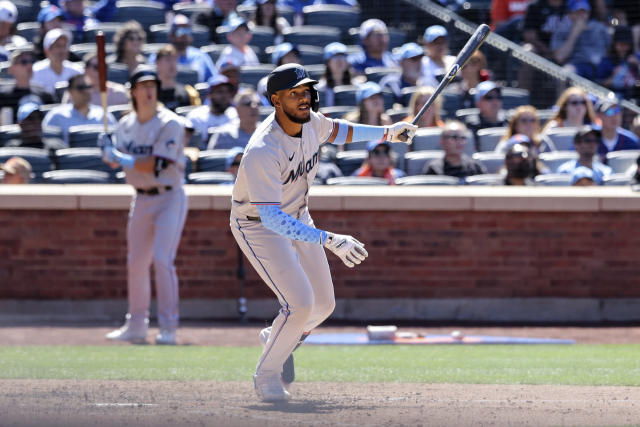 Miami Marlins: Jerar Encarnacion shines vs Mets in MLB debut