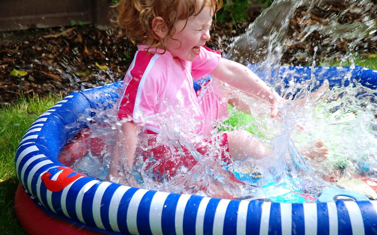 Paddling pools should be drained regularly, experts say - Moment RF
