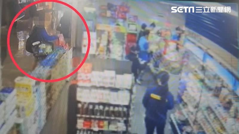 北市郭男兩度竊盜超商福袋，第三次路過被店長發現報警逮人。（圖／翻攝畫面）