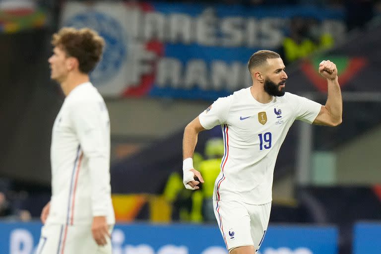 Karim Benzema festeja su gol durante el partido que disputaron Francia y España por la Liga de Naciones
