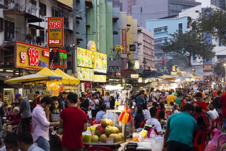 吉隆坡夜市（pasar malam）的镜头