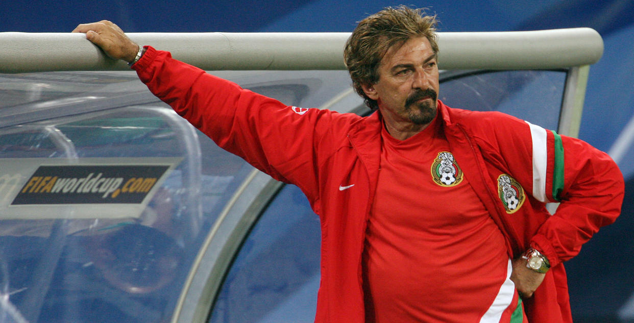 Ricardo La Volpe en un entrenamiento del Mundial Alemania 2006. (REUTERS/Jose Manuel Ribeiro)