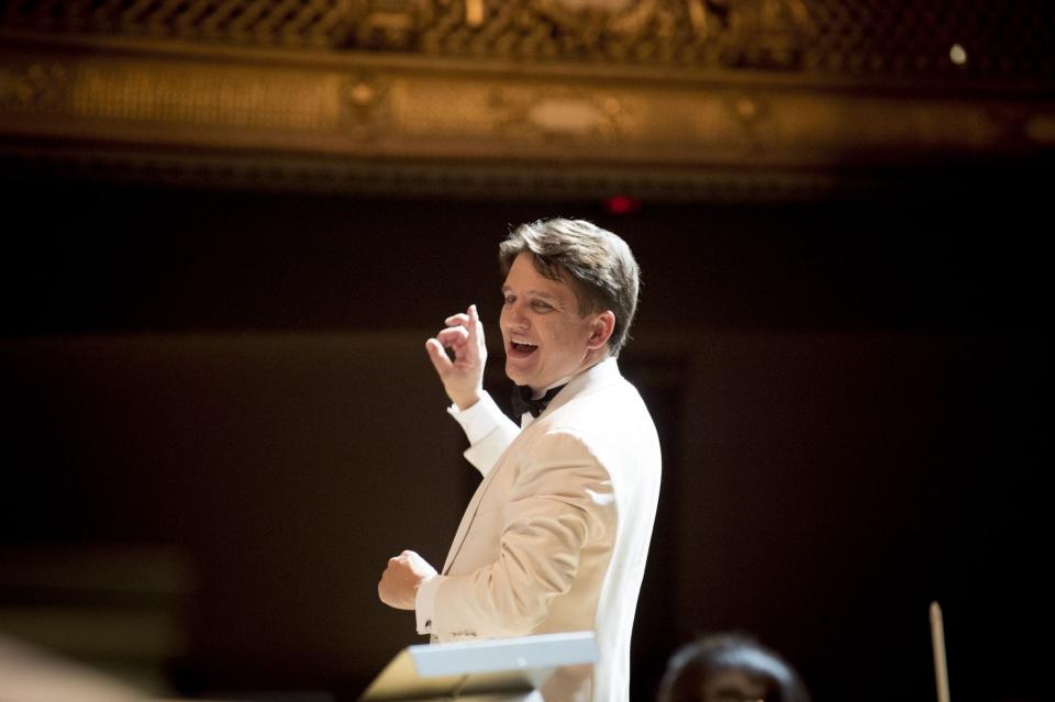 Keith Lockhart conducts a concert at Boston's Symphony Hall.