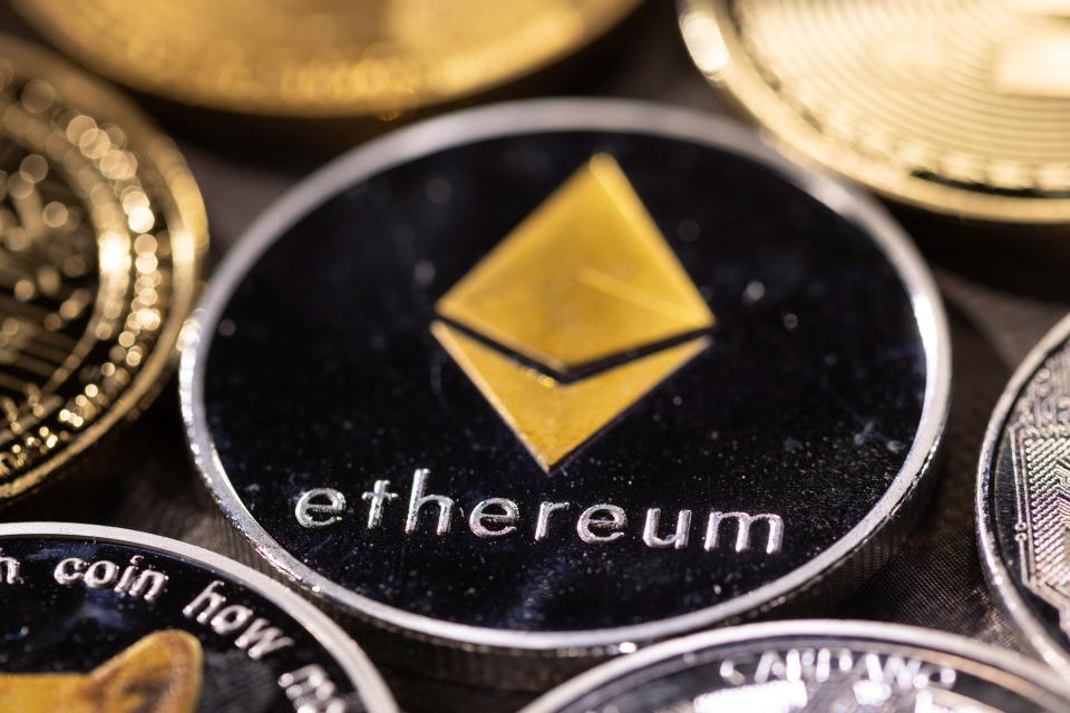 Ethereum-ի ներկայացումը իր բնիկ կրիպտոարժույթով եթերով, երևում է այս նկարում, որն արվել է 29 թվականի նոյեմբերի 2021-ին: REUTERS/Dado Ruvic/Illustration