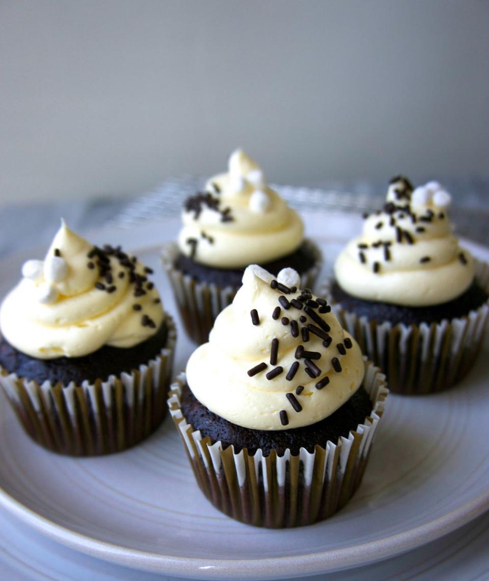 <p>Espresso powder and sweet marshmallow buttercream are our secret ingredients to the best chocolate cupcakes you'll ever have.</p><p>Get the recipe from <a href="https://www.delish.com/cooking/recipe-ideas/recipes/a43400/best-ever-chocolate-cupcakes-recipe/" rel="nofollow noopener" target="_blank" data-ylk="slk:Delish;elm:context_link;itc:0;sec:content-canvas" class="link ">Delish</a>.</p>