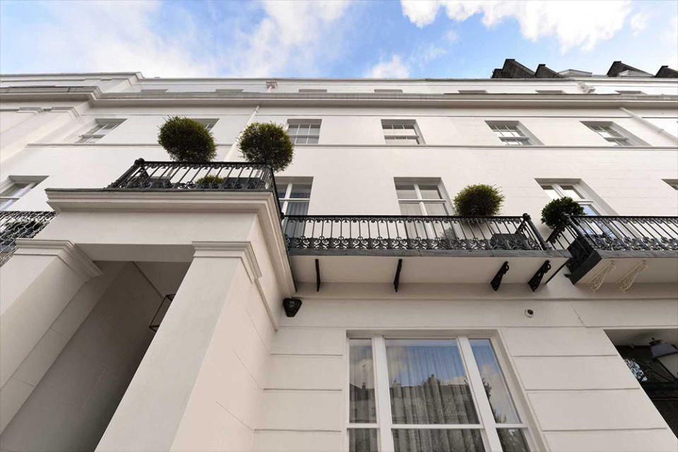 <p>It sits in the ludircrously posh suburb of Belgravia in London’s Central District. Source: Rokstone </p>