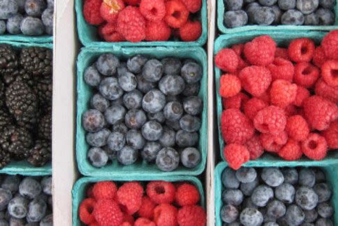 多種不同的莓果都有強大的保健功效，幫助養顏美容、抗老化！（圖片／取材自美國《赫芬頓郵報》）