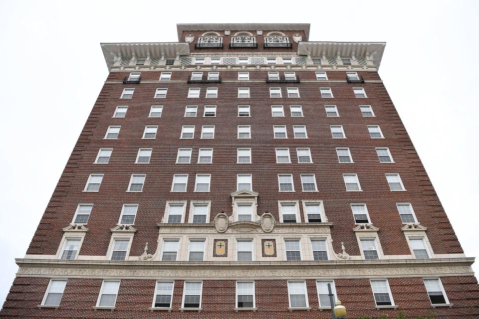 The Battery Park Hotel (now apartments).