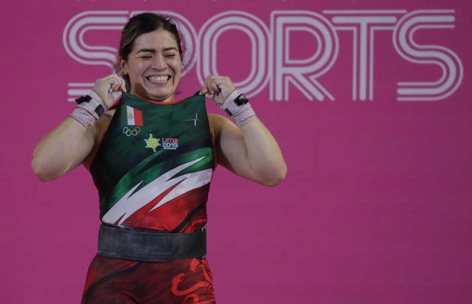 La halterista mexicana Aremi Fuentes <strong>se llevó el bronce, dándole su tercera medalla a México</strong> en estos Olímpicos. (Foto: Reuters)