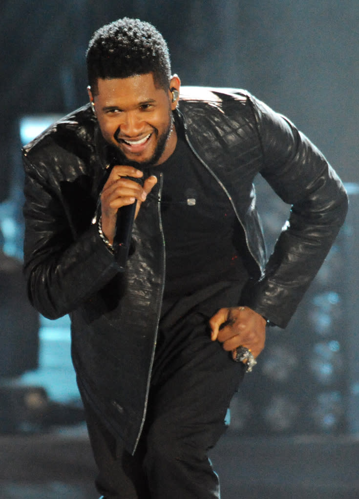 Usher performs at the "A Decade of Difference" concert on October 15, 2011, at the Hollywood Bowl, Los Angeles. (Photo by Stephanie Cabral/Yahoo!)