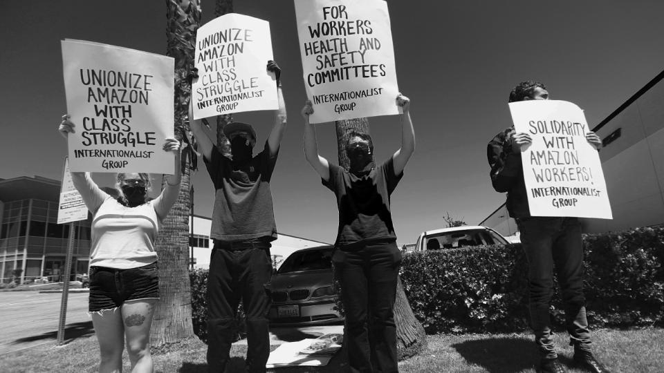  Amazon workers protest against covering up the scale of the outbroke in their facility during the coronavirus pandemic on May 01, 2020 in Hawthorne, California.  (Tommaso Boddi/Getty Images)