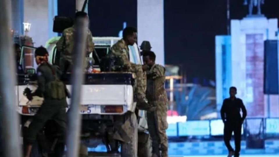 東非國家索馬利亞首都摩加迪休（Mogadishu），19日晚間驚傳恐怖攻擊事件。（圖／翻攝自推特）