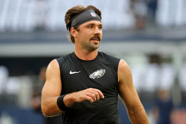 Gardner Minshew is in for the Eagles. His sleeves are not.