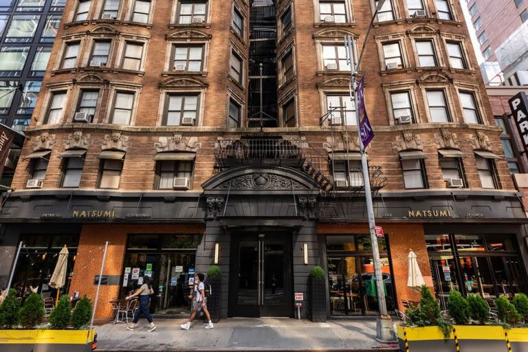 El Square Hotel, un histórico alojamiento en el centro de Manhattan, ahora funciona como refugio para inmigrantes