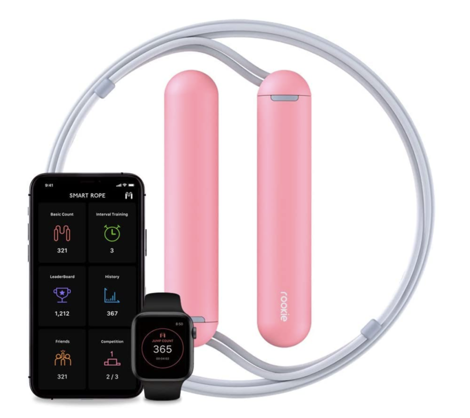 TANGRAM Smart Jump Rope Rookie in light pink with iphone and apple watch