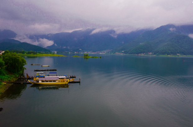 <p>Unsplash</p><p>Visiting Japan’s famous hot springs is a fantastic way to treat yourselves as you commemorate your anniversary together. Enjoy a relaxing escape at <a href="https://go.skimresources.com?id=113896X1572730&xs=1&url=https%3A%2F%2Fwww.tripadvisor.com%2FHotel_Review-g1165976-d1167601-Reviews-Ubuya-Fujikawaguchiko_machi_Minamitsuru_gun_Yamanashi_Prefecture_Koshinetsu_Chubu.html&sref=https%3A%2F%2Fparade.com%2F1002608%2Fmarynliles%2Fbest-anniversary-getaways%2F" rel="noopener" target="_blank" data-ylk="slk:Ubuya;elm:context_link;itc:0;sec:content-canvas" class="link ">Ubuya</a>, an upscale hot springs inn that offers gorgeous views of Mt. Fuji. </p>