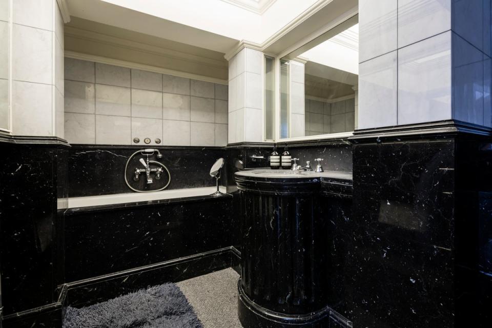 The onyx bathroom (Grant Frazer)