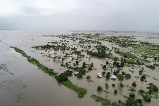 After the destruction of Cyclone Idai, mayor Simango is determined to forge ahead with plans to raise Beira's storm readiness