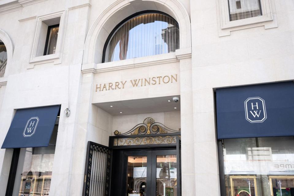 Harry Winston relinquished three upper floors at 697 Fifth Ave., reducing the rent to landlord Vornado from $22 million to $6 million. Niviere David/ABACAPRESS.COM/Shu